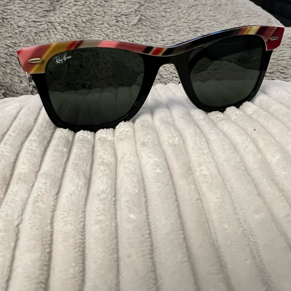 Ray Ban wayfarers NWT